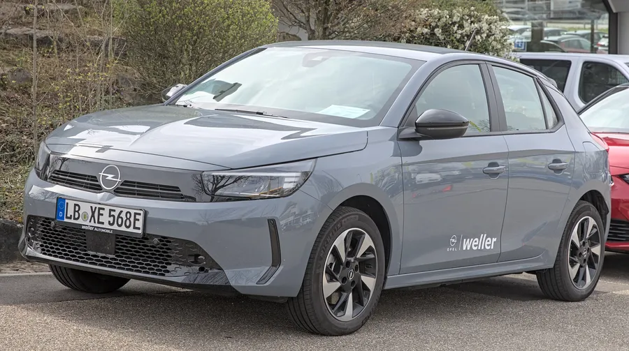 Opel Corsa Electric (2023), na de vernieuwing; technisch gelijk aan de Peugeot e-208