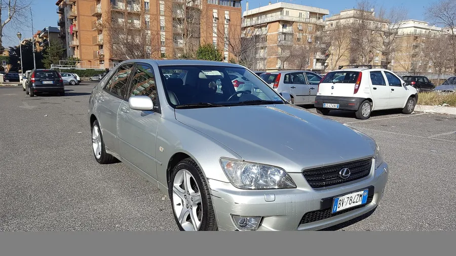 Lexus IS, bouwjaren 1999 tot 2005