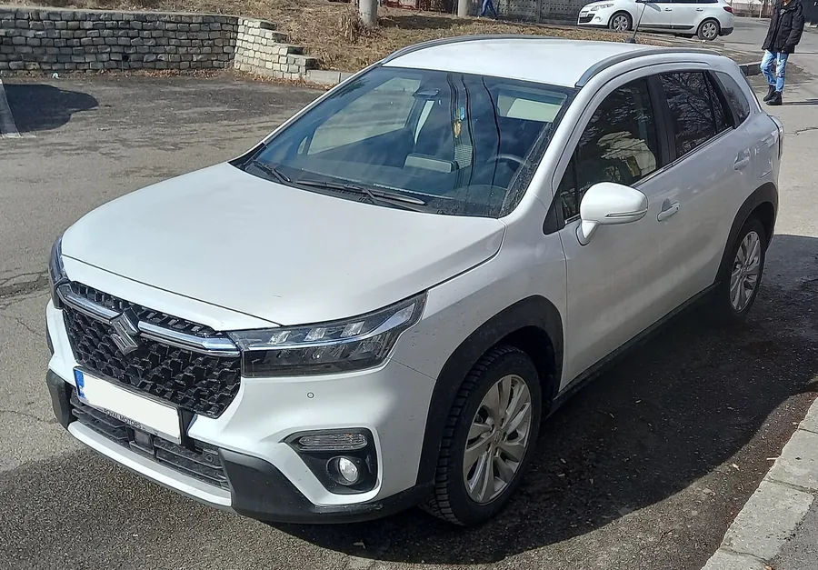 Suzuki S Cross
